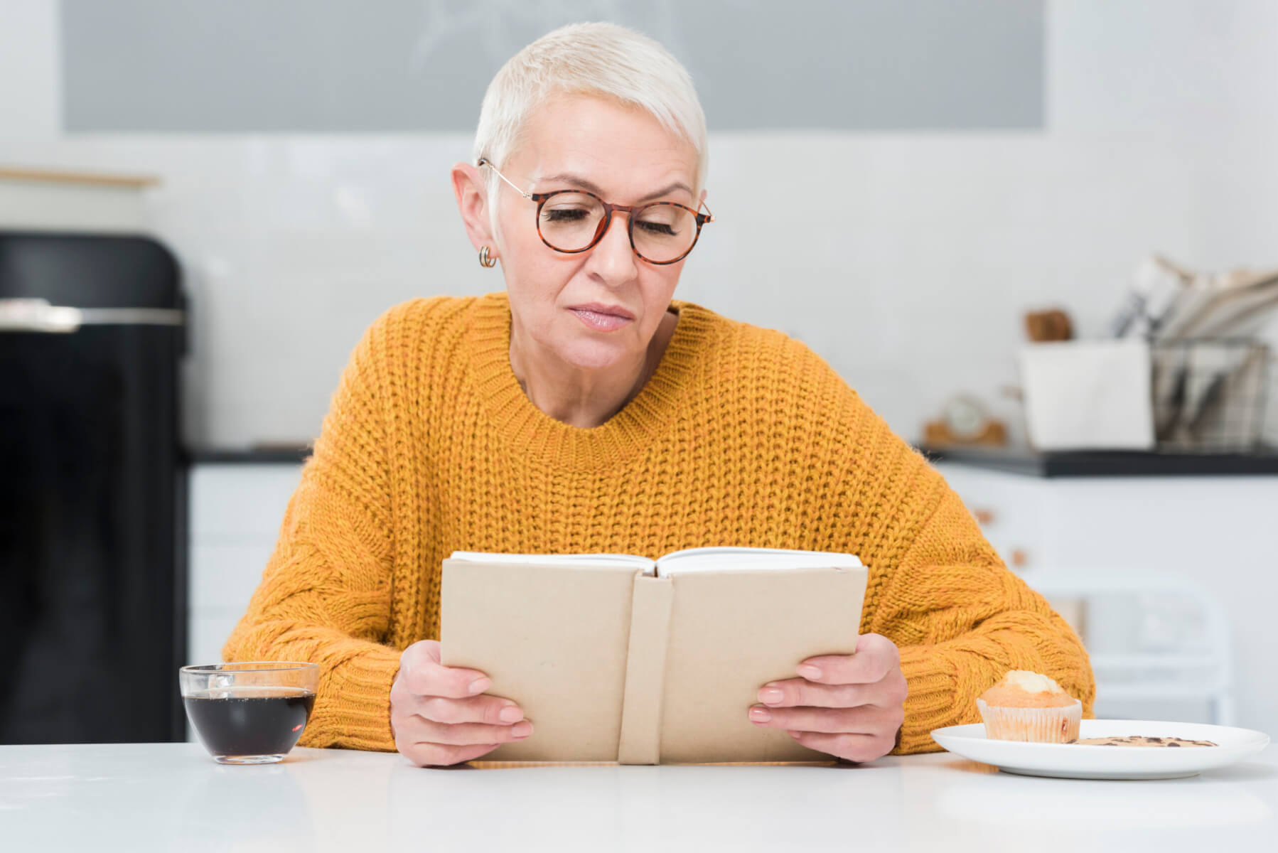 front-view-elderly-woman-reading-book